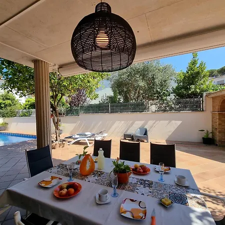 Casa De 4 Con Piscina Privada Cerca De Playas De L'escala - Hisp-236-53 Torroella de Montgrí